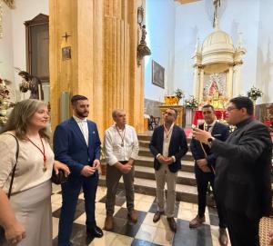 El presidente de la Diputación en la visita a la Iglesia de la Encarnación de Colomera.