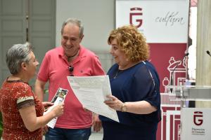 La diputada Fátima Gómez ha presentado el ciclo.