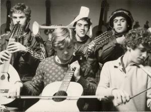 Fotografía del grupo de 1980, un documento que certifica su extraordinaria aportación a la música.