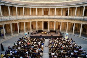 Encuentro organizado por el FIP en el Palacio de Carlos V.