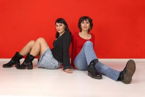 'Isa y Caro' presentan este sábado su libro en Marcapasos.
