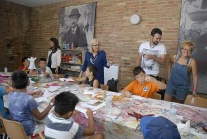 El taller acerca la obra de Falla a los niños y niñas. 