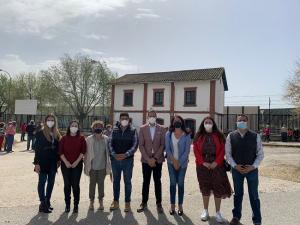 Salazar, Gámez y Castelar, con otros participantes en una movillización este miércoles en la estación.