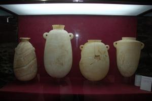 Vasos fenicios en el Museo Arqueológico de Almuñécar.