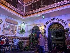 el poeta hueteño Manuel Jesús Gámiz en la Venta de Vargas. 