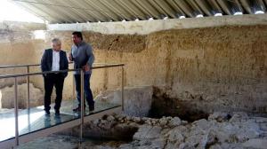 Funes en una visita a la Villa de Salar.