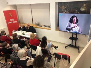 El abogado y escritor Sergio Berbel Leyva pronuncia la conferencia sobre Almudena Grandes.