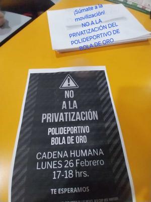 Nueva movilización vecinal contra la privatización del polideportivo de Bola de Oro.