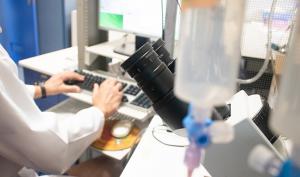 Un científico en el laboratorio. 