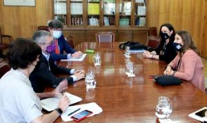 Reunión entre los representantes de Junta y Gobierno.