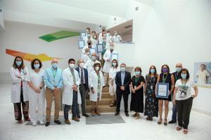 Foto de familia tras la entrega de las certificaciones. 