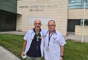Ismael Aomar (dcha.), junto a uno de los directores de su tesis, el doctor José Luis Callejas.