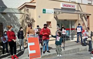 Acto de protesta frente al consultorio de Caniles. 