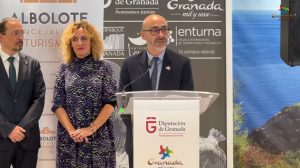 El alcalde de Albolote junto a la concejala Marta Nievas y el delegado Salustiano Ureña.