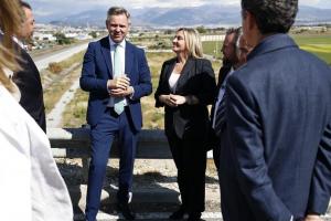 Visita a los terrenos de la próxima ampliación de Mercagranada.