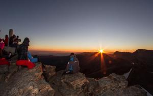 Amanecer en el Veleta, una de las experiencias mágicas del verano. 