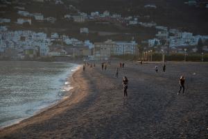 Atardecer en la playa de Salobreña.