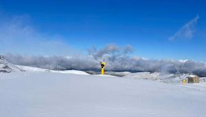 Cañón de nieve en Sierra Nevada. 