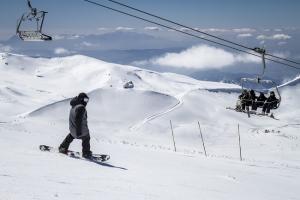 La estación mantiene abiertos 110 kilómetros de nieve y acumula 4 metros de espesor.