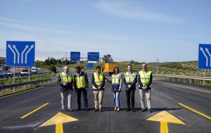 Autoridades visitan las obras en Loja, en el punto del desvío de la A-92 hacia Málaga.