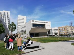 Imagen de archivo de estudiantes en el Campus del PTS de la UGR.