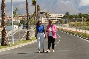 Rocío Díaz y Luisa Chamorro, en el tramo inaugurado este jueves. 