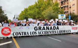 Concentración este miércoles junto a la sede de los sindicatos mayoritarios. 