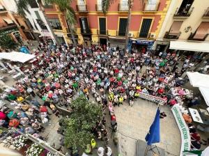 Concentración a las puertas del Ayuntameinto de Almuñécar. 