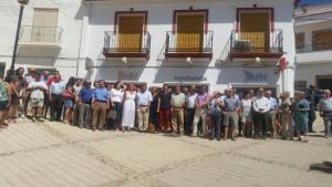 Concentración en Murtas para rechazar el cierre de sucursales de BMN en la Alpujarra.