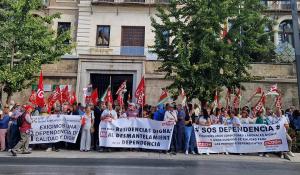Movilización sindical este miércoles frente al edificio de La Normal. 