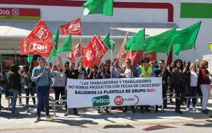 Representantes sindicales, durante la protesta. 