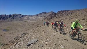 Uno de los cursos tratará sobre cicloturismo y se desarrollará en Sierra Nevada.