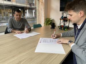 Firma del acuerdo en materia de formación.