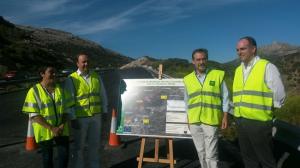 El consejero de Fomento, en las obras en el Puerto de la Mora.