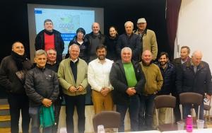 Participantes en la mesa de trabajo del proyecto 'Unidos por el agua y el territorio'.