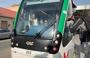 La consejera Marifrán Carazo, en un vehículo del metro. 