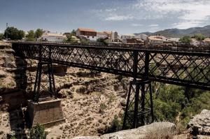 Puente de hierro de Baúl, en la antigua línea hacia Baza.