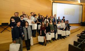 Escolares ganadores de los premios 'Científico Cassini por un día'.