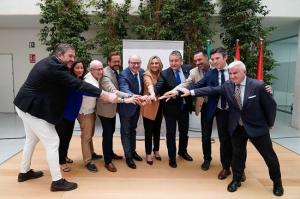 La alcaldesa, junto al rector y al consejero de Presidencia, entre otros, en la la presentación del Centro de IA de Andalucía.