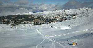 Vista de la Loma de Dilar tras la última nevada. 