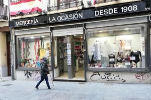 Un comercio tradicional de centro de Granada.