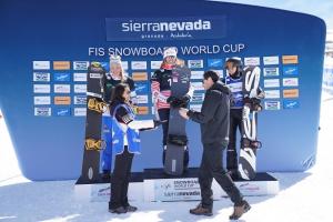 El presidente de la Junta en la entrega de medallas.