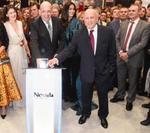 Tomás Olivo, junto al alcalde de Armilla en la inauguración del Nevada. 
