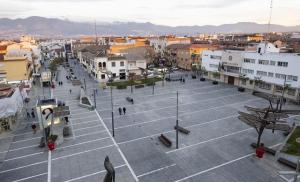 Plaza de la Constitución, centro neurálgico de Armilla. 