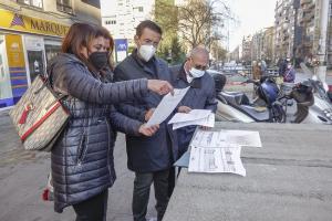 El alcalde, este jueves, con la concejala de Movilidad.