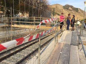 Pasarela provisional en el barrio de la Estación de Loja.