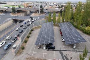 Pérgola fotovoltaica en la Diputación.