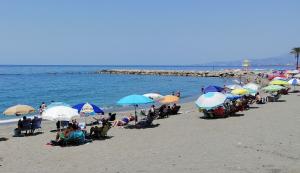 Playa de Torrenueva, este verano. 