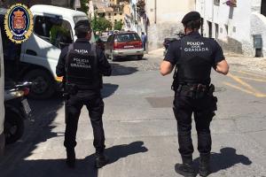 Policías locales, durante un servicio. 