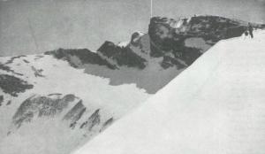 En la Semana Santa de 1922, la Sociedad Peñalara de Madrid hizo esta fotografía y una descripción que certificaba la existencia del glaciar del Veleta. 